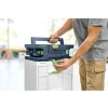 Multinabíječka Festool SYS-MC 6/4 připojená k systému Systainer pro nabíjení až čtyř akumulátorů současně.