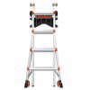 Čelní pohled na žebřík Little Giant uložený na držáku Ladder Rack