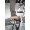 Little Giant Platform Pro při stání na víceúčelovém žebříku
