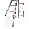 Little Giant Leg Leveler namontovaný na žebříku Revolution při práci na schodech