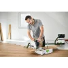 Přesné řezání dřevěné desky ponornou pilou Festool TS 60 s vodicí lištou